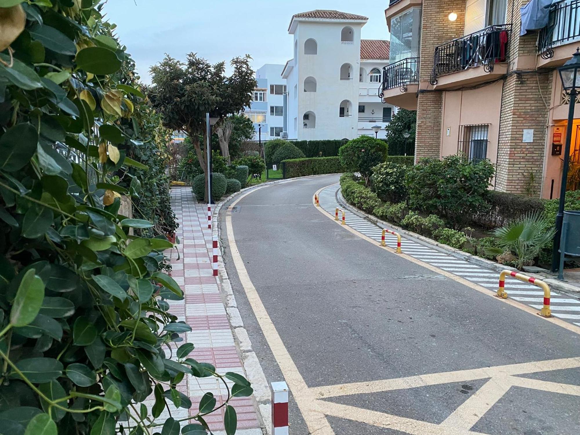 Studio With Views Next To Puerto Marina The Green Door Benalmádena Exterior foto